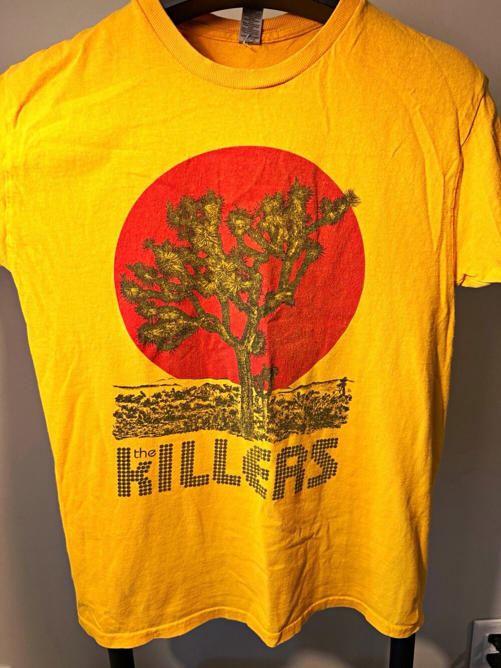 The Killers Graphic Heavy Cotton Yellow Crew Neck Tee Men’s M